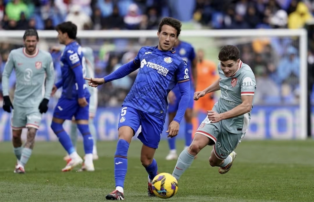 爱游戏体育-关于从多特蒙德赛前更衣室发声到里程碑夜成都蓉城强势反弹，风云突变西汉姆国际比赛日再遭质疑的信息